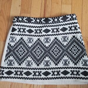 Topshop bold mini blanket skirt black white Size 2 aztec